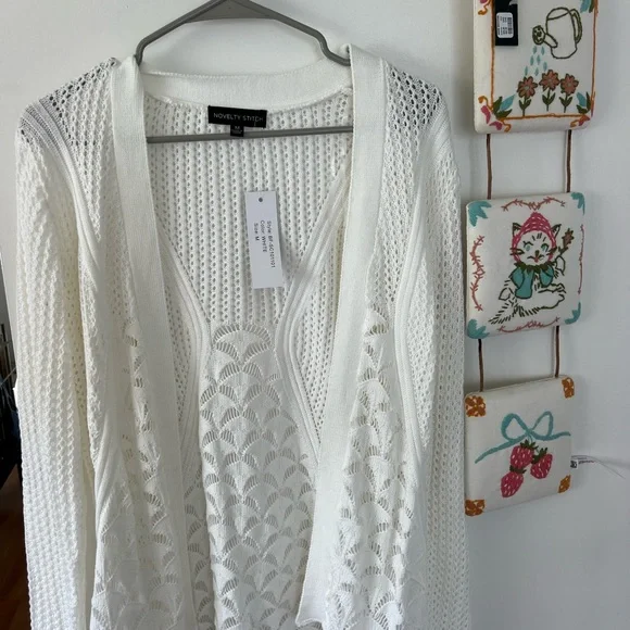 WHITE CARDIGAN - Picture 7 of 14